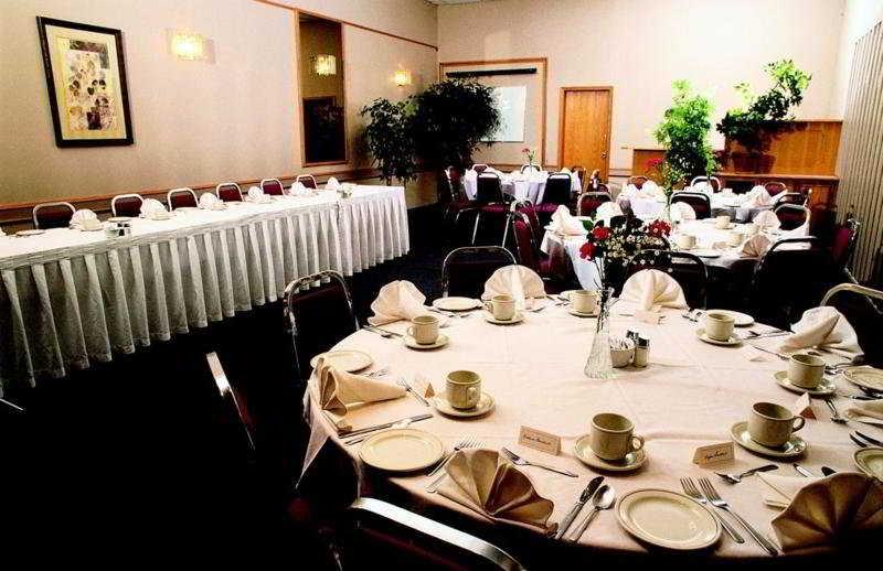 Heritage Inn Hotel&Convention Centre - Moose Jaw Extérieur photo