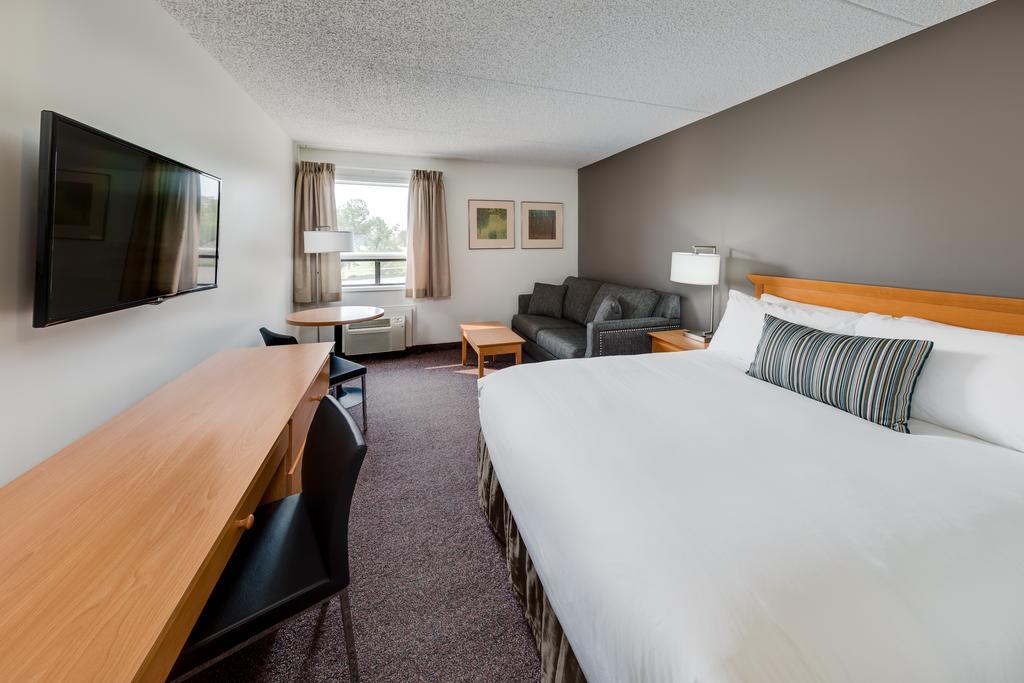 Heritage Inn Hotel&Convention Centre - Moose Jaw Extérieur photo