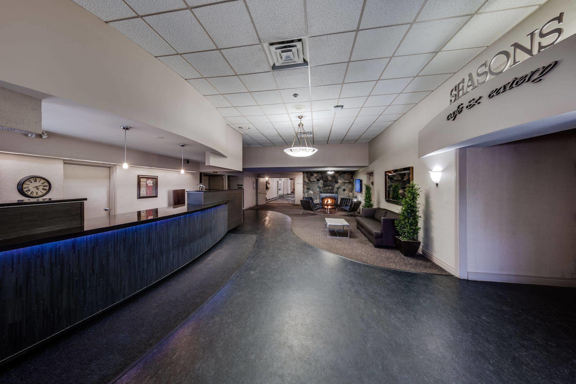 Heritage Inn Hotel&Convention Centre - Moose Jaw Extérieur photo
