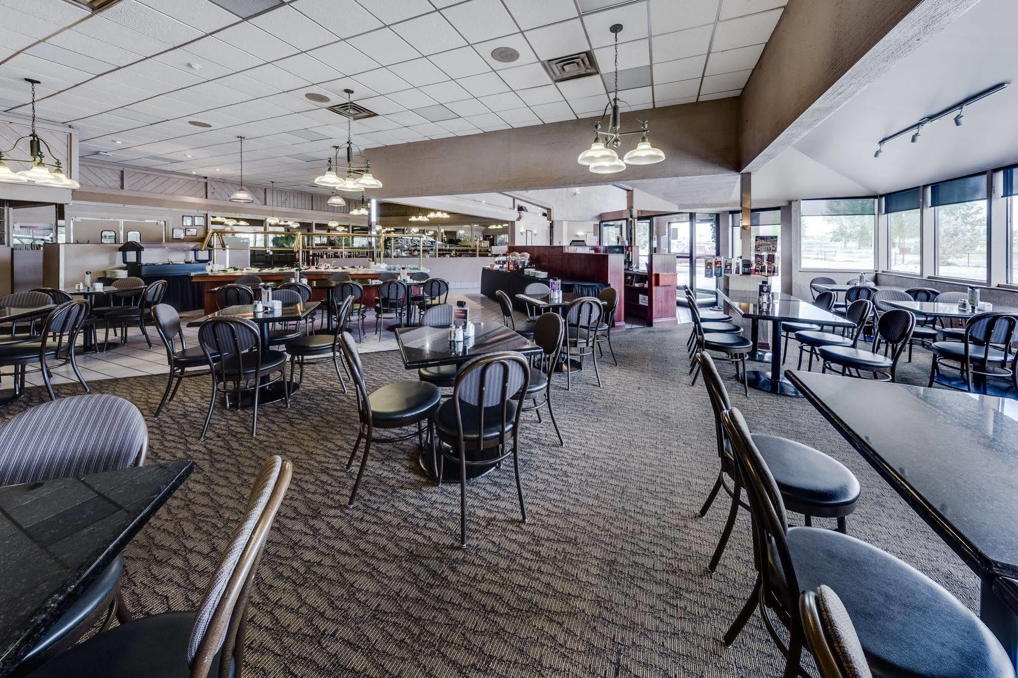 Heritage Inn Hotel&Convention Centre - Moose Jaw Extérieur photo