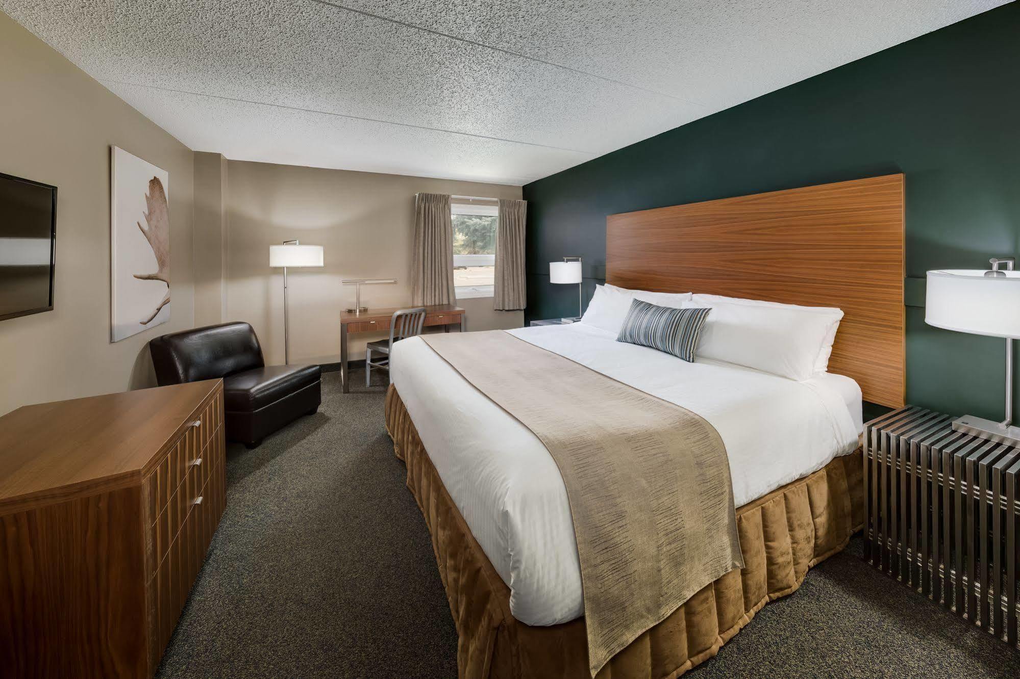 Heritage Inn Hotel&Convention Centre - Moose Jaw Extérieur photo