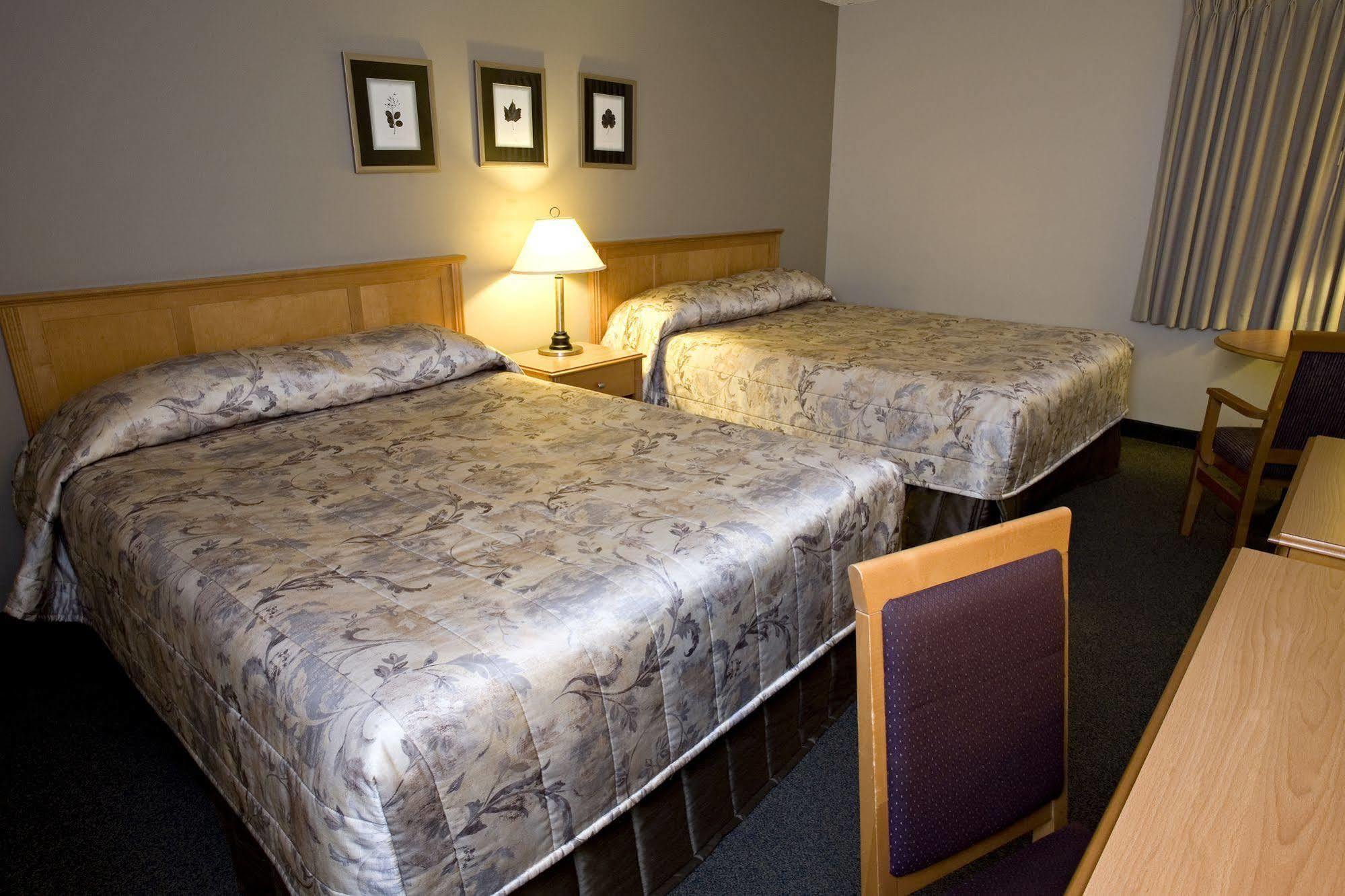 Heritage Inn Hotel&Convention Centre - Moose Jaw Extérieur photo