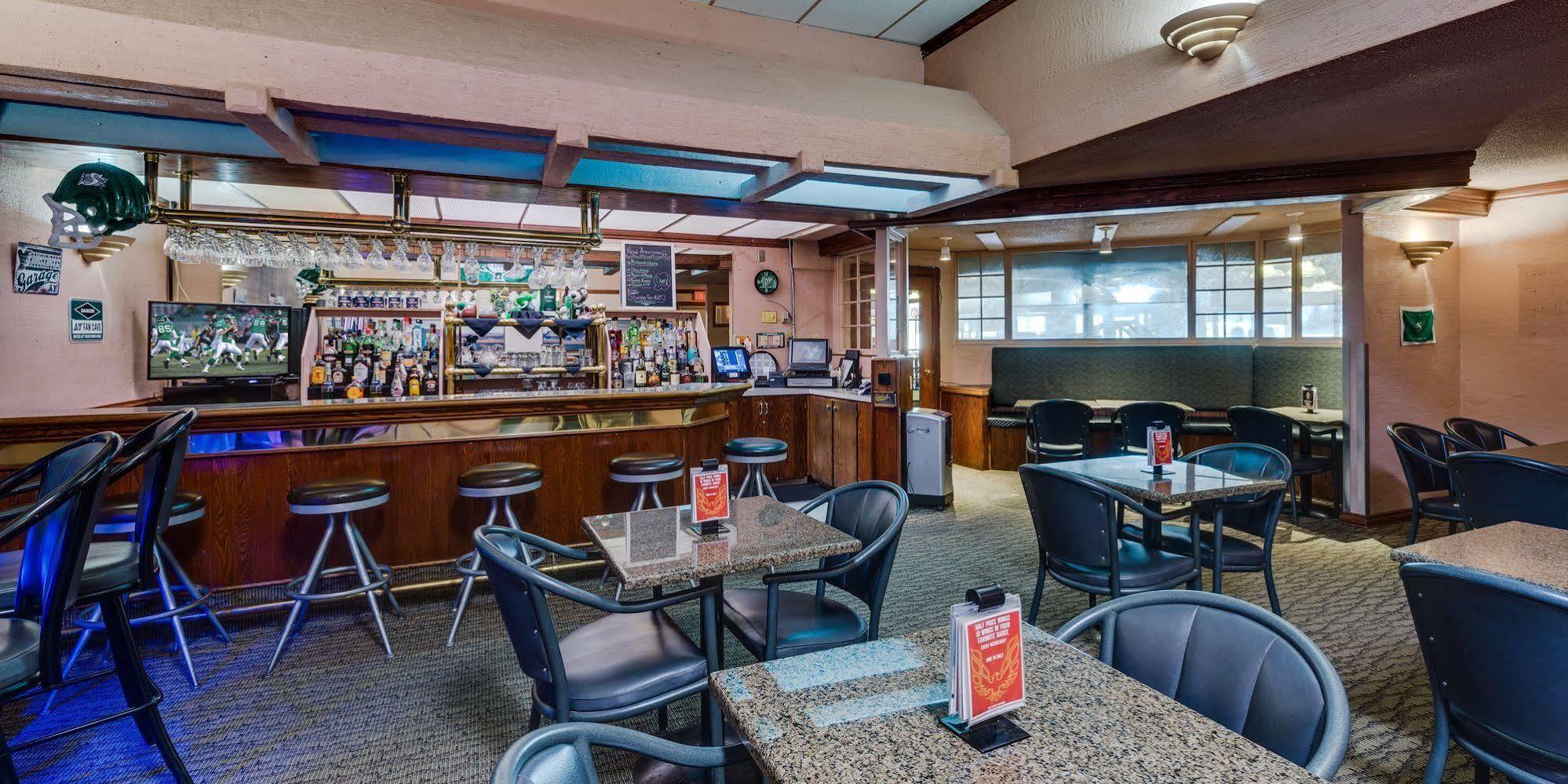 Heritage Inn Hotel&Convention Centre - Moose Jaw Extérieur photo